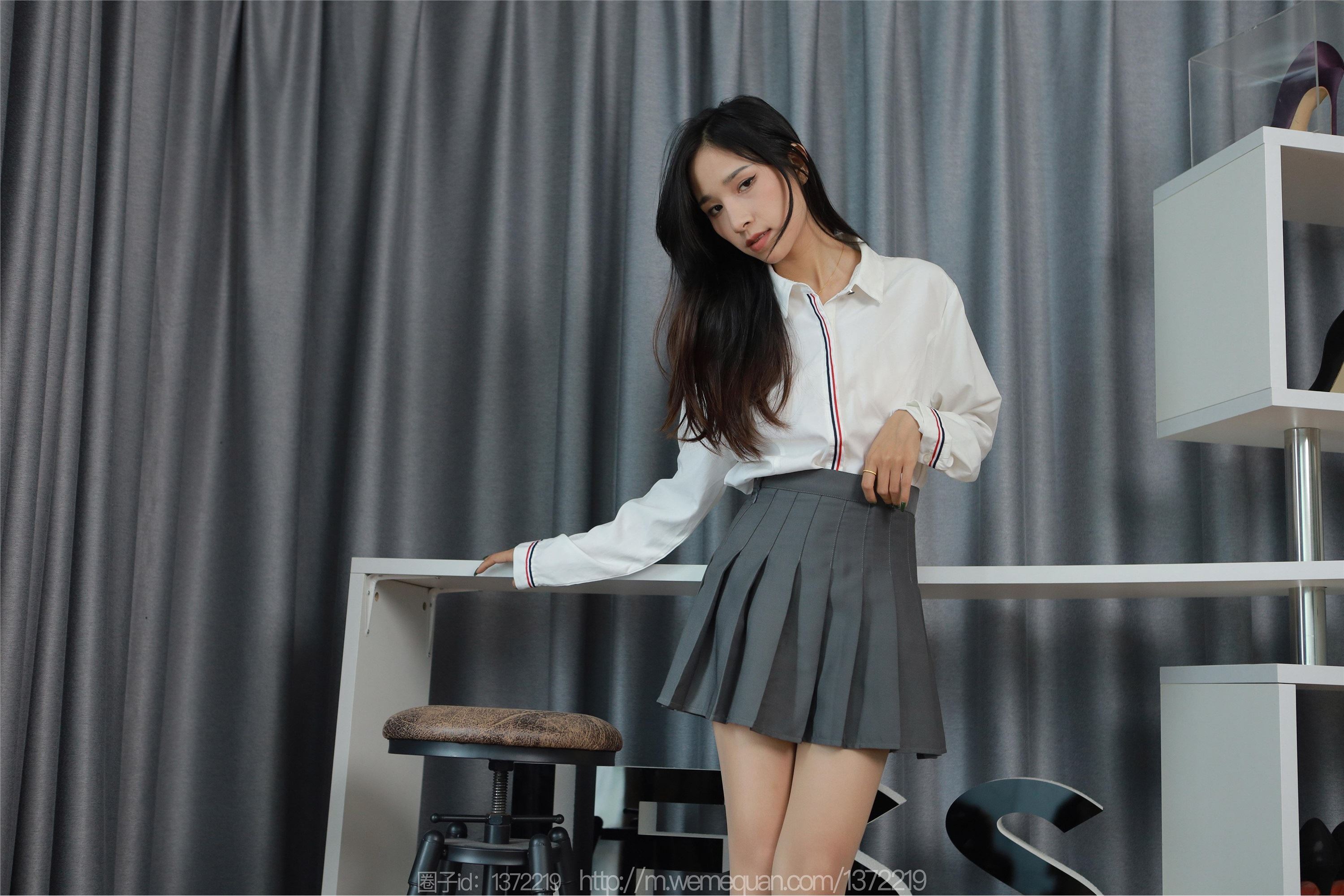 IESS异思趣向  2023.08.29 丝享家 1519 美子《俏皮百褶裙》